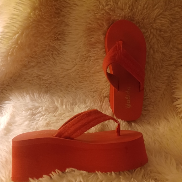 🌸2/$25 YALIDA Hot Pink Thick Wedge Flip Flops 3.5" (NOT ORANGE) - Picture 6 of 6